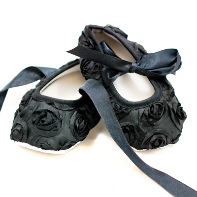 Carra Black Roses бебешки обувки
